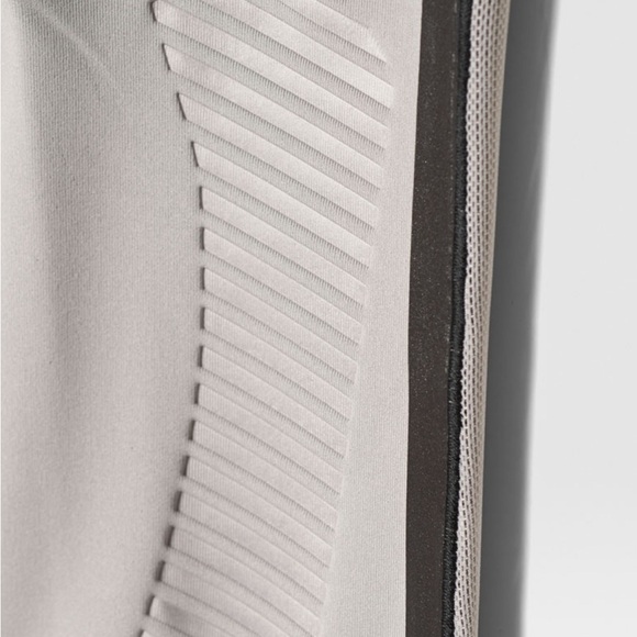 ADIDAS WOW DROP1 TIGHTS!!! โค๏ธ๐๐ฝโโ๏ธ๐๐พโโ๏ธ๐๐ผโโ๏ธ - Picture 8 of 11